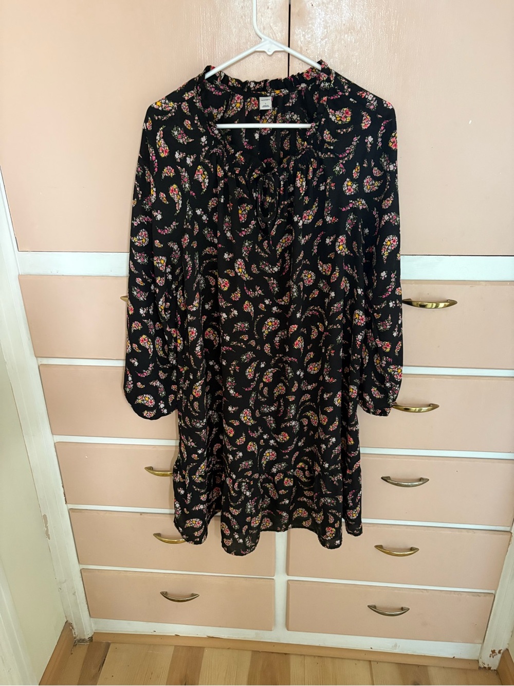 Old Navy Black Long Sleeve Paisley Print Tunic Dress